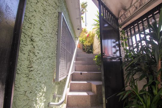 Escada de casa à venda com 2 quartos, 110m² em Jardim Irene, Santo André