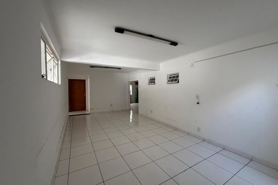 Casa para alugar com 9 quartos, 476m² em Jardim Faculdade, Sorocaba