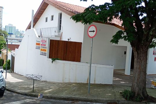 Fachada de casa para alugar com 9 quartos, 476m² em Jardim Faculdade, Sorocaba