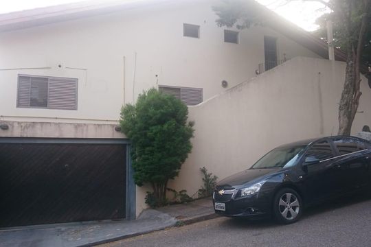 Fachada de casa para alugar com 9 quartos, 476m² em Jardim Faculdade, Sorocaba
