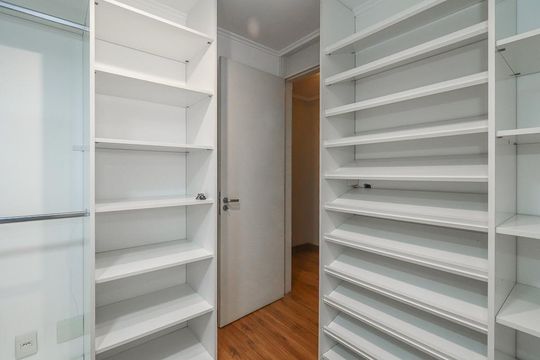 Closet de casa de condomínio à venda com 3 quartos, 194m² em São Sebastião, Porto Alegre