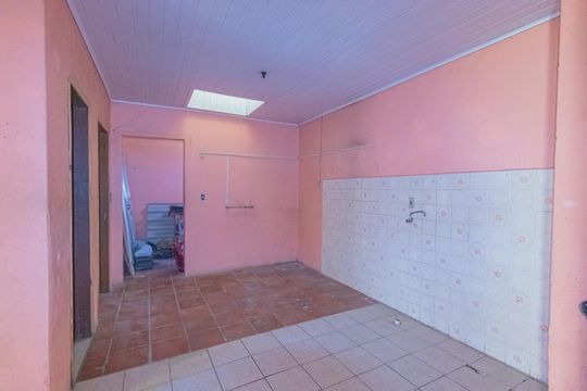 Casa de fundos/Sala/Cozinha de casa à venda com 3 quartos, 100m² em Estância Velha, Canoas