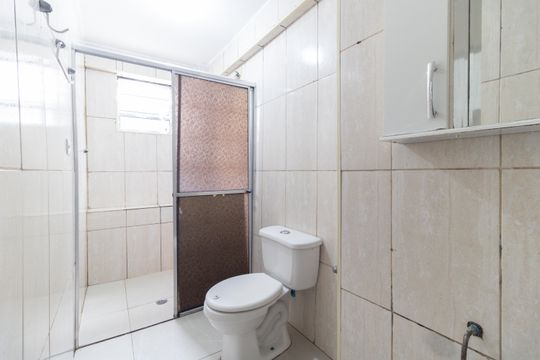 Banheiro  de casa para alugar com 1 quarto, 50m² em Sacoma, São Paulo