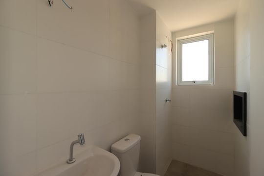 Banheiro de apartamento à venda com 1 quarto, 51m² em Santa Terezinha, Santo André