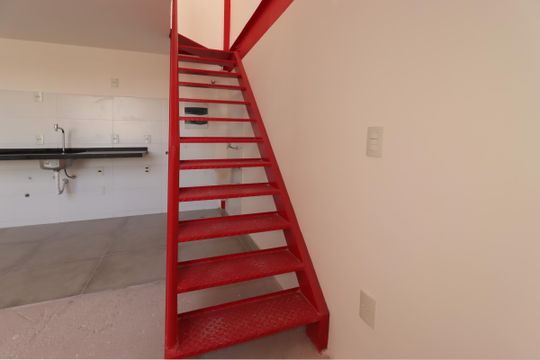 Escada de apartamento à venda com 1 quarto, 51m² em Santa Terezinha, Santo André