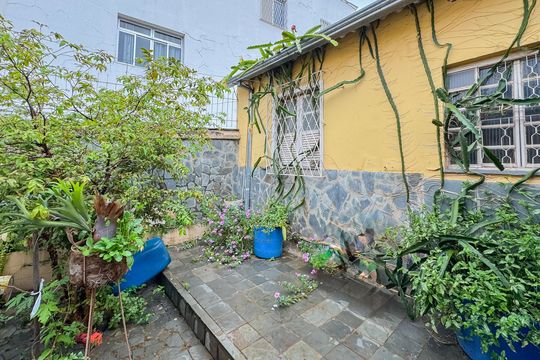 Casa à venda com 4 quartos, 230m² em Nova Suíça, Belo Horizonte