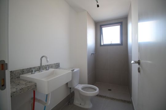 Banheiro da Suíte 1 de apartamento à venda com 3 quartos, 93m² em Boa Vista, Porto Alegre