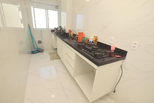 Cozinha de apartamento para alugar com 2 quartos, 45m² em Fazenda Cassange, Salvador