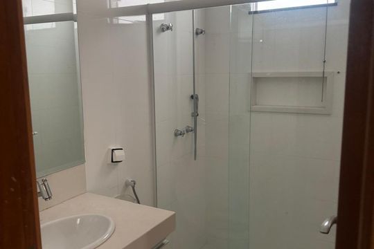 Casa de Condomínio para alugar com 3 quartos, 221m² em Gávea, Uberlândia