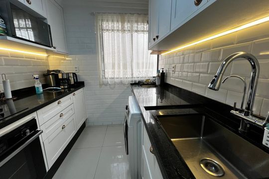Cozinha de apartamento à venda com 2 quartos, 56m² em Conjunto Residencial José Bonifácio, São Paulo