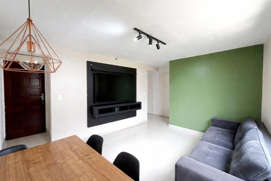 Sala de apartamento à venda com 2 quartos, 56m² em Conjunto Residencial José Bonifácio, São Paulo