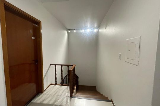 Corredor de kitnet/studio para alugar com 1 quarto, 26m² em Centro, São Leopoldo