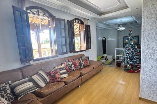 Kitnet/Studio para alugar com 4 quartos, 360m² em Fonte Grande, Contagem