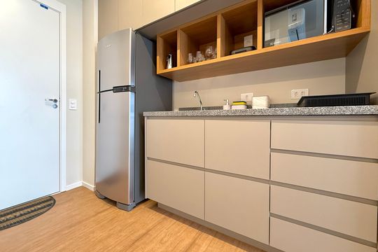 Cozinha  de kitnet/studio para alugar com 0 quarto, 25m² em Vila Cordeiro, São Paulo
