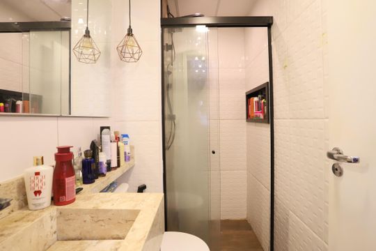 Banheiro de apartamento à venda com 2 quartos, 38m² em Vila Invernada, São Paulo
