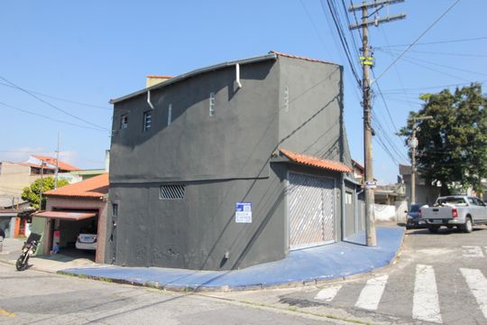 Placa instalada em 28/03/2026 com o código MLWT-243 de casa à venda com 2 quartos, 300m² em Vila Bela Vista, Santo André