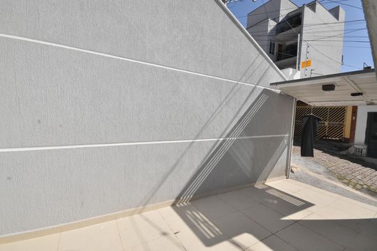 Garagem de casa à venda com 3 quartos, 100m² em Vila Mazzei, São Paulo