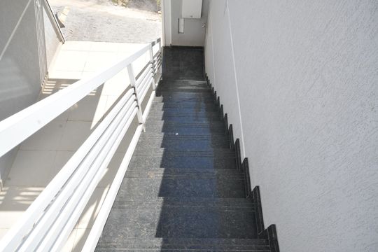 Escada de acesso de casa à venda com 3 quartos, 99m² em Vila Mazzei, São Paulo