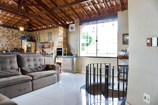 Apartamento à venda com 2 quartos, 125m² em Eymard, Belo Horizonte