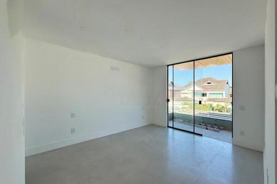Casa à venda com 4 quartos, 350m² em Recreio dos Bandeirantes, Rio de Janeiro