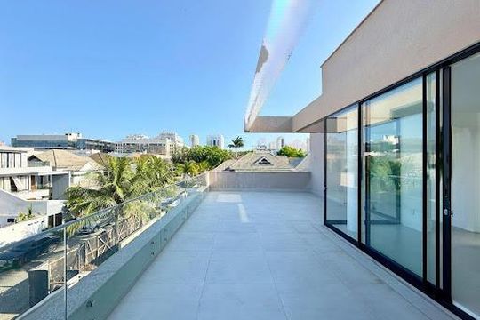 Casa à venda com 4 quartos, 350m² em Recreio dos Bandeirantes, Rio de Janeiro