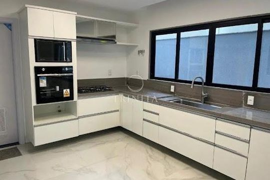 Casa à venda com 3 quartos, 350m² em Recreio dos Bandeirantes, Rio de Janeiro