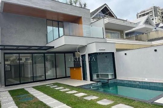 Casa à venda com 3 quartos, 350m² em Recreio dos Bandeirantes, Rio de Janeiro