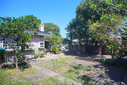 Jardim de casa à venda com 3 quartos, 140m² em Scharlau, São Leopoldo