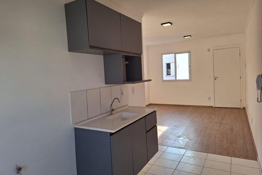 Sala/cozinha de apartamento para alugar com 1 quarto, 49m² em Jardim da Laranjeira (Zona Leste), São Paulo