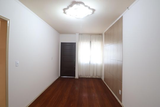 Sala de casa à venda com 2 quartos, 137m² em São Luís, Canoas