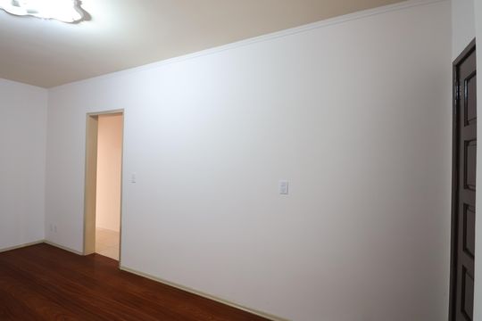 Sala de casa à venda com 2 quartos, 137m² em São Luís, Canoas