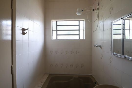 Banheiro 2 de casa à venda com 2 quartos, 137m² em São Luís, Canoas