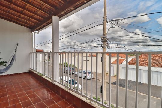 Casa para alugar com 4 quartos, 233m² em Cidade Jardim, Uberlândia