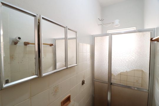 Banheiro do Quarto 4 de casa para alugar com 4 quartos, 233m² em Cidade Jardim, Uberlândia