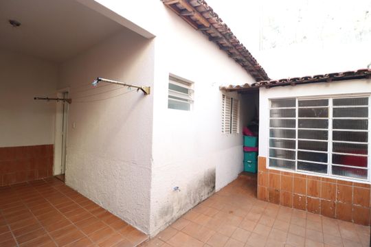 Área de Serviço de casa para alugar com 4 quartos, 233m² em Cidade Jardim, Uberlândia