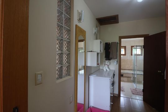 Closet Suite 1 de casa à venda com 2 quartos, 200m² em São José, Canoas
