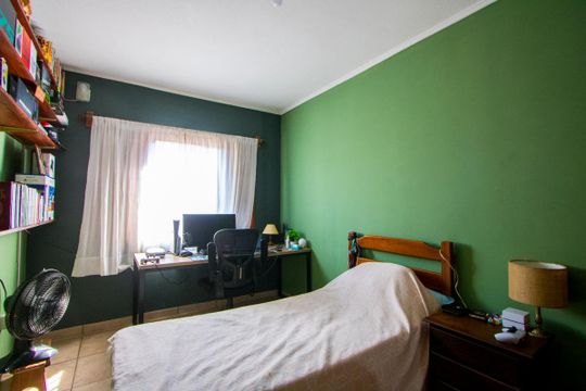 Quarto 2 de casa à venda com 3 quartos, 171m² em Jardim Santo André, Santo André