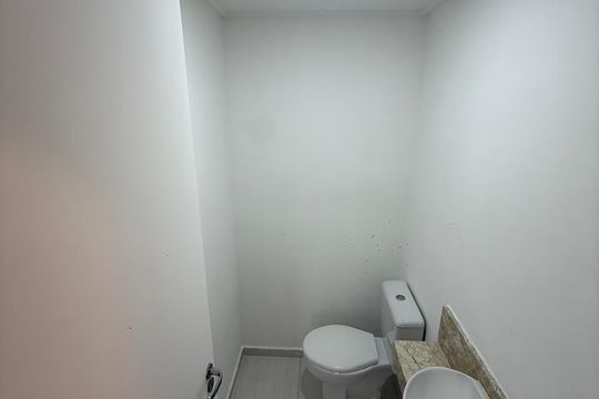 Banheiro de apartamento para alugar com 3 quartos, 86m² em Jardim Flor da Montanha, Guarulhos