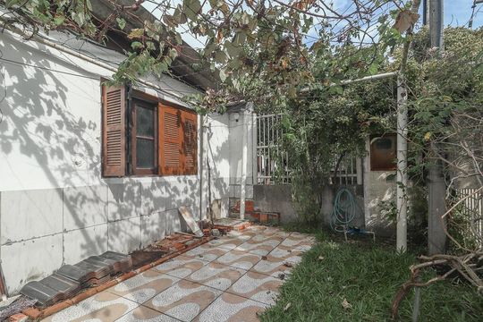 Fachada de casa à venda com 5 quartos, 303m² em Rubem Berta, Porto Alegre