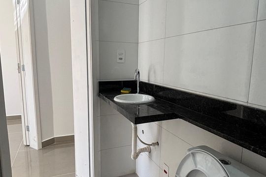 Banheiro de apartamento à venda com 2 quartos, 58m² em Parque das Nações, Santo André
