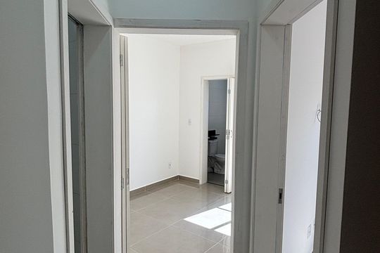 Corredor de apartamento à venda com 2 quartos, 58m² em Parque das Nações, Santo André