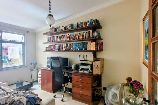 Quarto de apartamento à venda com 3 quartos, 136m² em Palmares, Belo Horizonte