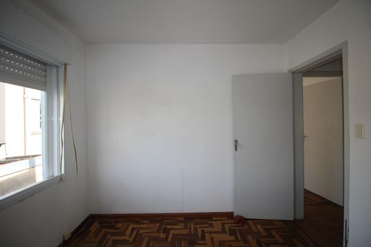 Quarto 1 de apartamento à venda com 2 quartos, 70m² em Floresta, Porto Alegre