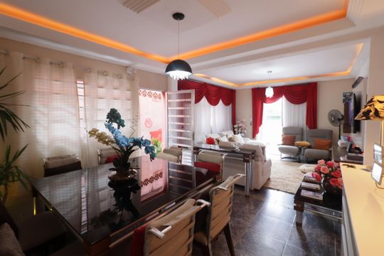 Sala de casa à venda com 4 quartos, 200m² em Santo Antônio, Osasco
