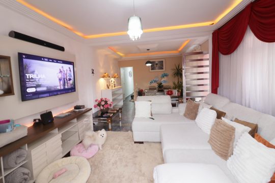 Sala de casa à venda com 4 quartos, 200m² em Santo Antônio, Osasco