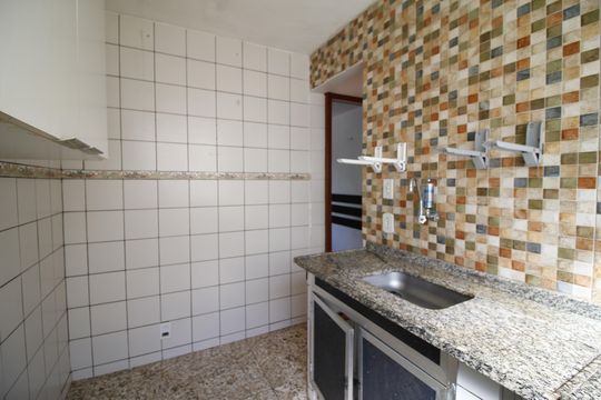 Cozinha de apartamento à venda com 1 quarto, 50m² em Taquara, Rio de Janeiro