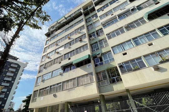 Fachada de apartamento à venda com 2 quartos, 70m² em Vila Isabel, Rio de Janeiro