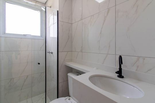 Banheiro de apartamento para alugar com 2 quartos, 44m² em Vila Bremen, Guarulhos