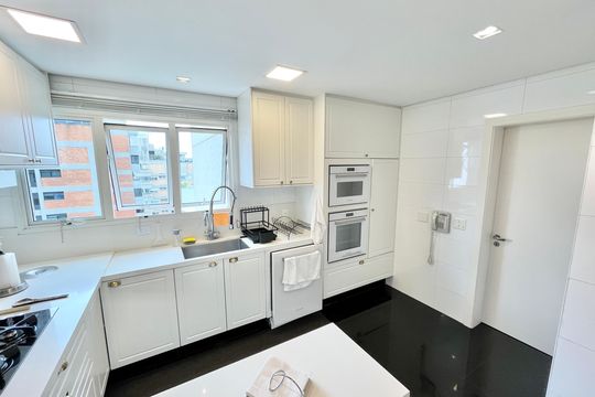 Cozinha de apartamento para alugar com 3 quartos, 320m² em Água Fria, São Paulo
