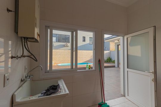 Área de Serviço de casa para alugar com 3 quartos, 224m² em Marechal Rondon, Canoas